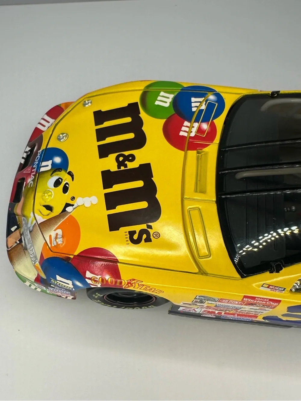 NASCAR - Ernie Irvan #36 M&M Countdown to Millennium 1999 1:24
